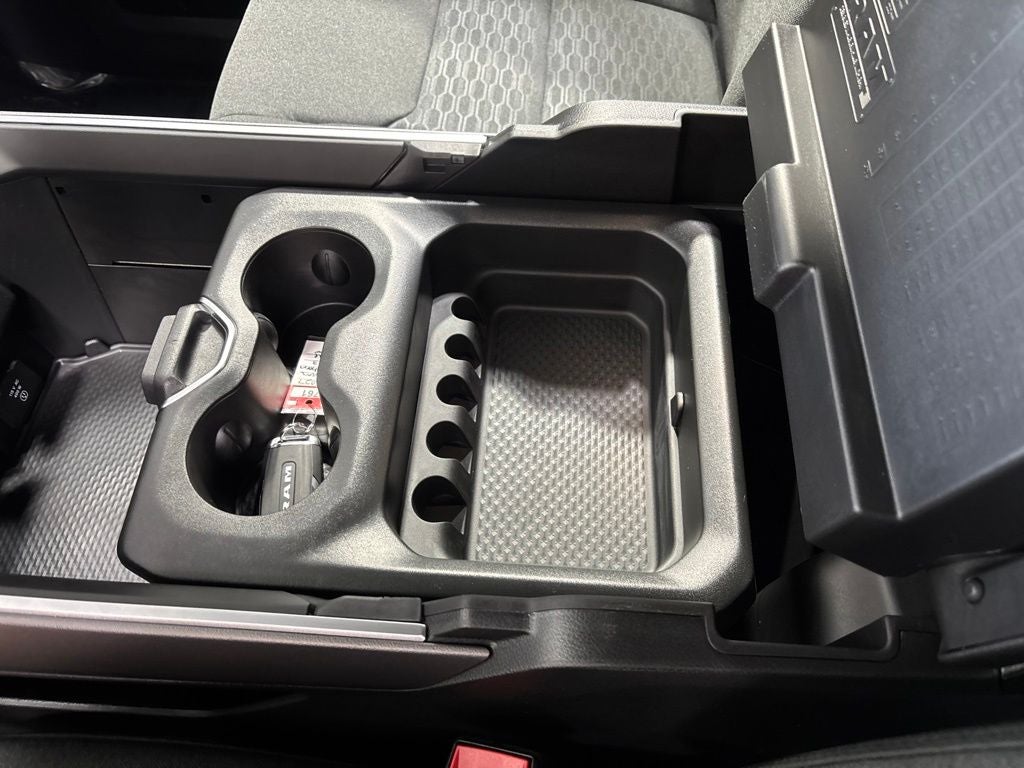 2027 RAM 1500 RAM 1500 BIG HORN CREW CAB 4X4 5'7' BOX