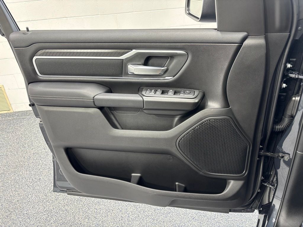 2027 RAM 1500 RAM 1500 BIG HORN CREW CAB 4X4 5'7' BOX