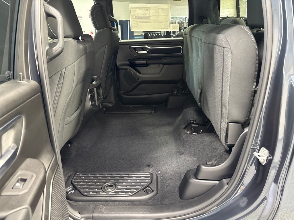 2027 RAM 1500 RAM 1500 BIG HORN CREW CAB 4X4 5'7' BOX