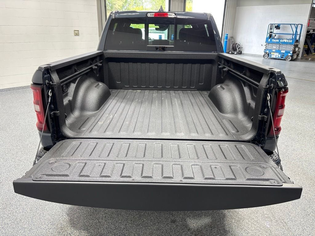 2027 RAM 1500 RAM 1500 BIG HORN CREW CAB 4X4 5'7' BOX