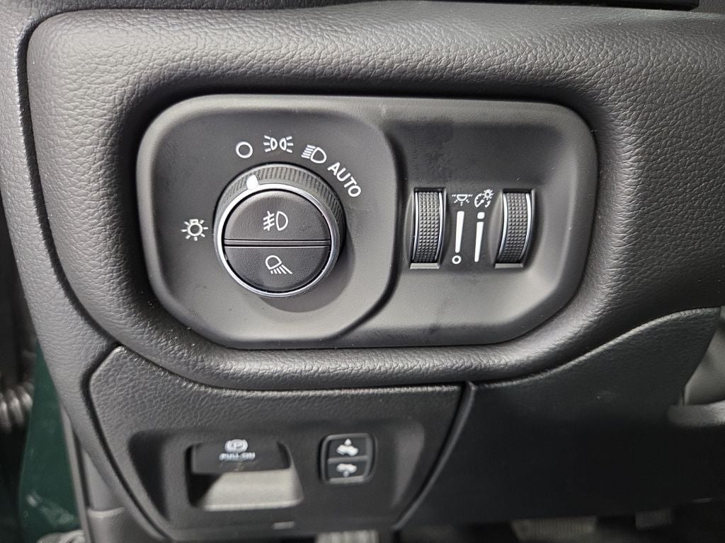 2026 RAM 1500 RAM 1500 LARAMIE CREW CAB 4X4 5'7' BOX