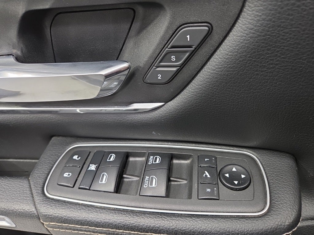 2021 RAM 1500 Laramie Crew Cab 4x4 5'7' Box