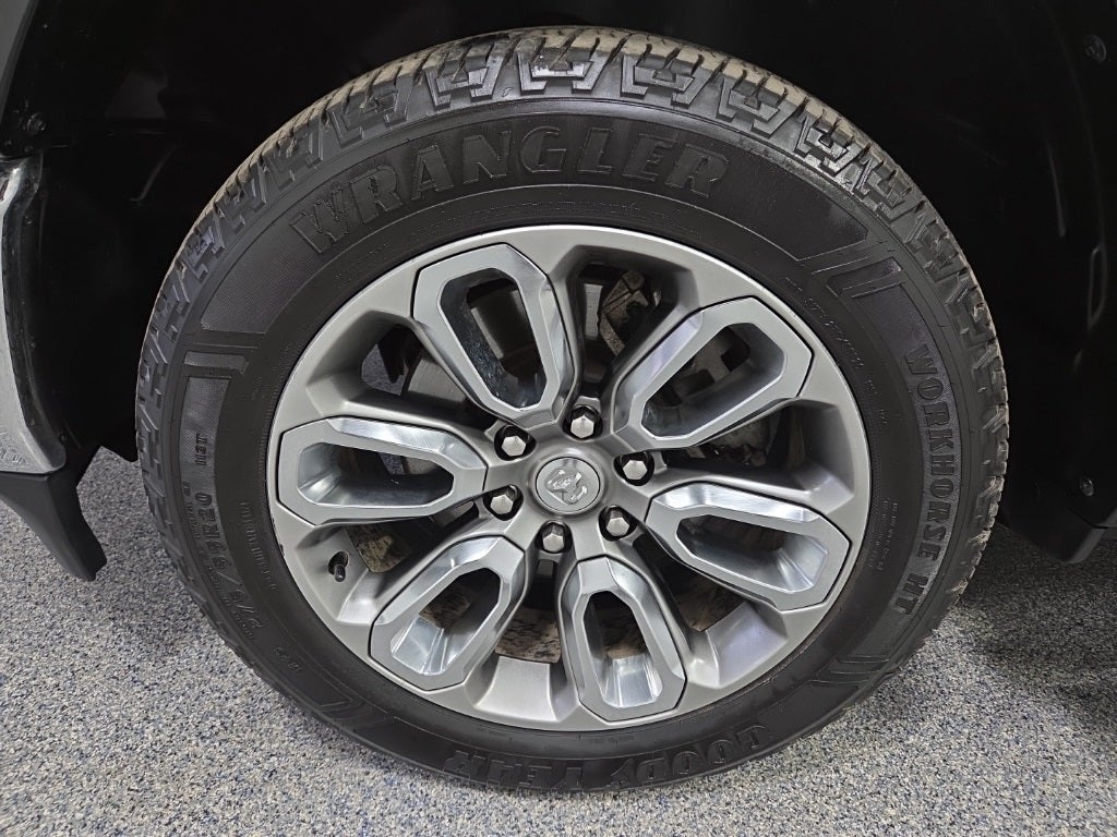 2021 RAM 1500 Laramie Crew Cab 4x4 5'7' Box