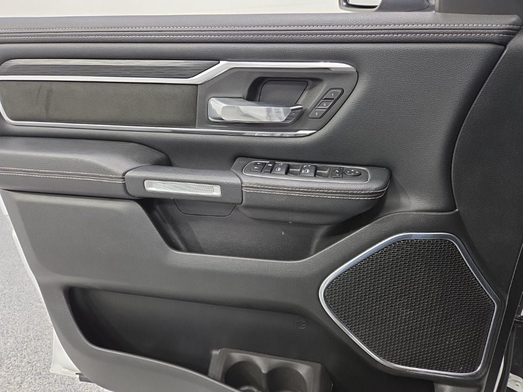 2023 RAM 1500 Laramie Crew Cab 4x4 5'7' Box