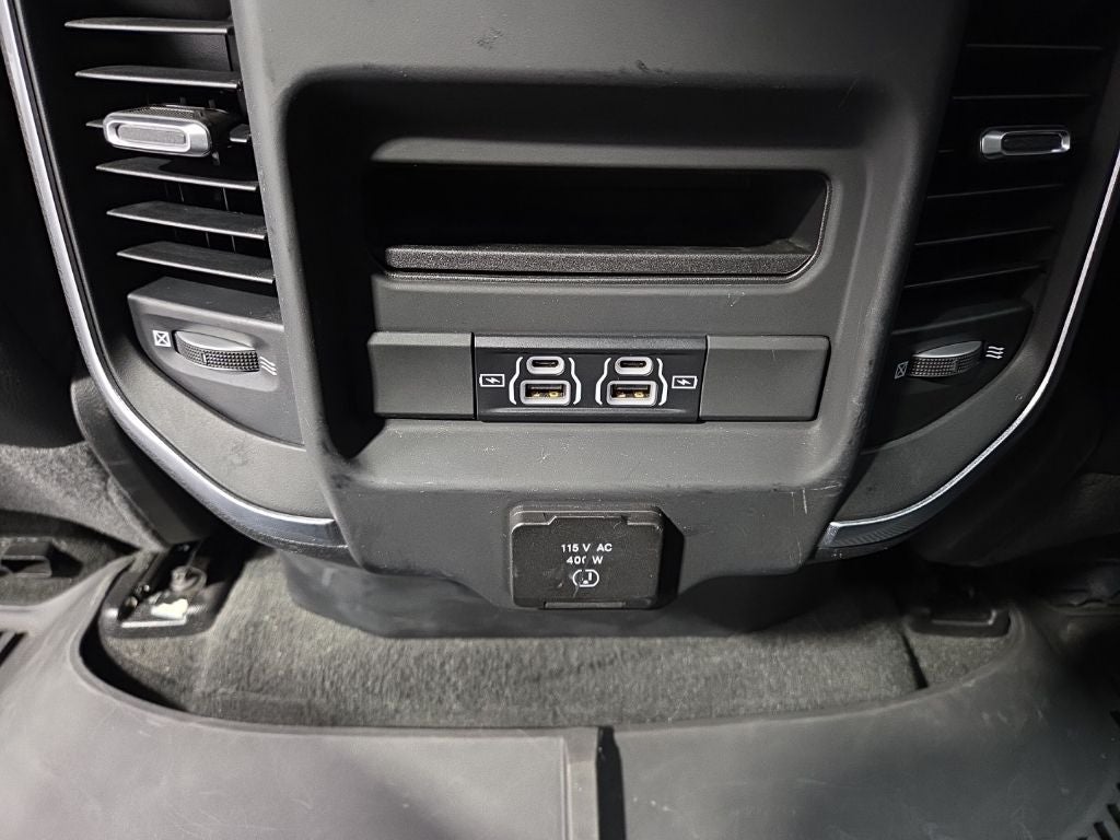 2023 RAM 1500 Laramie Crew Cab 4x4 5'7' Box