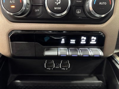 2022 RAM 1500 Laramie Crew Cab 4x4 5'7' Box