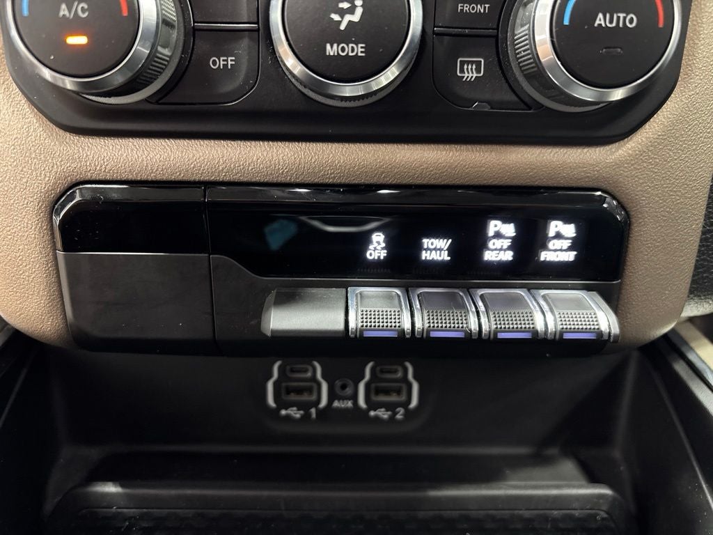 2022 RAM 1500 Laramie Crew Cab 4x4 5'7' Box