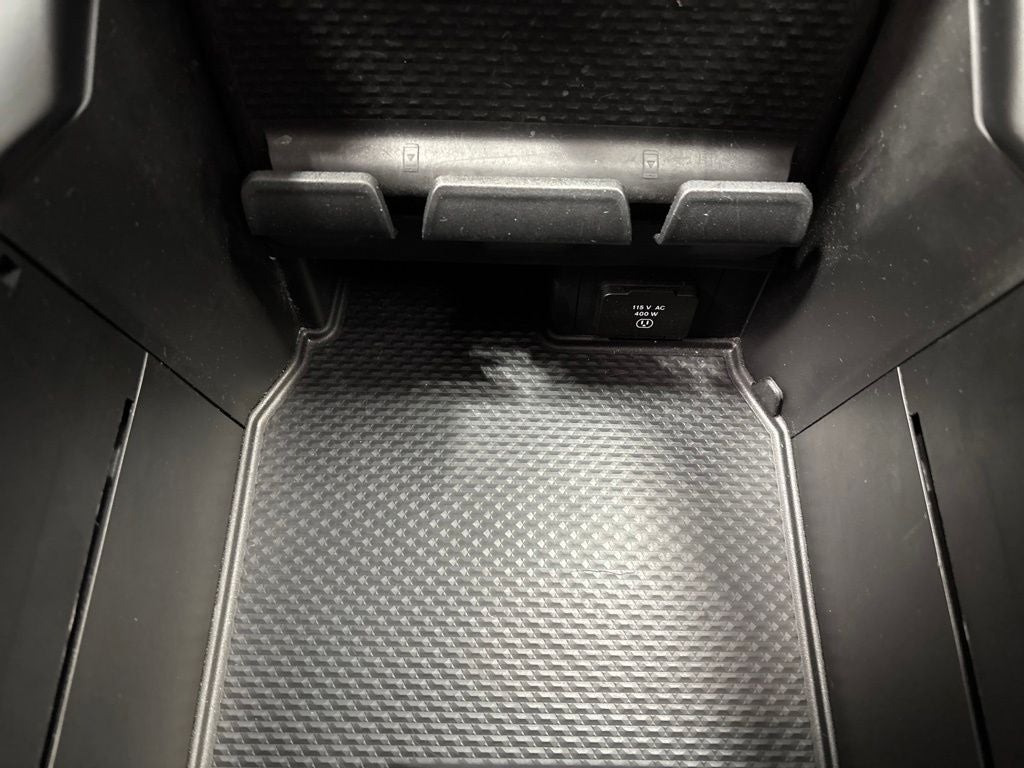 2022 RAM 1500 Laramie Crew Cab 4x4 5'7' Box