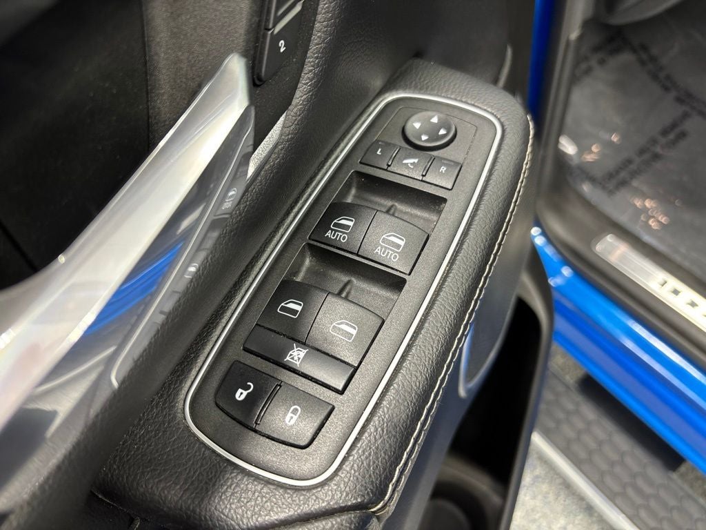2022 RAM 1500 Laramie Crew Cab 4x4 5'7' Box