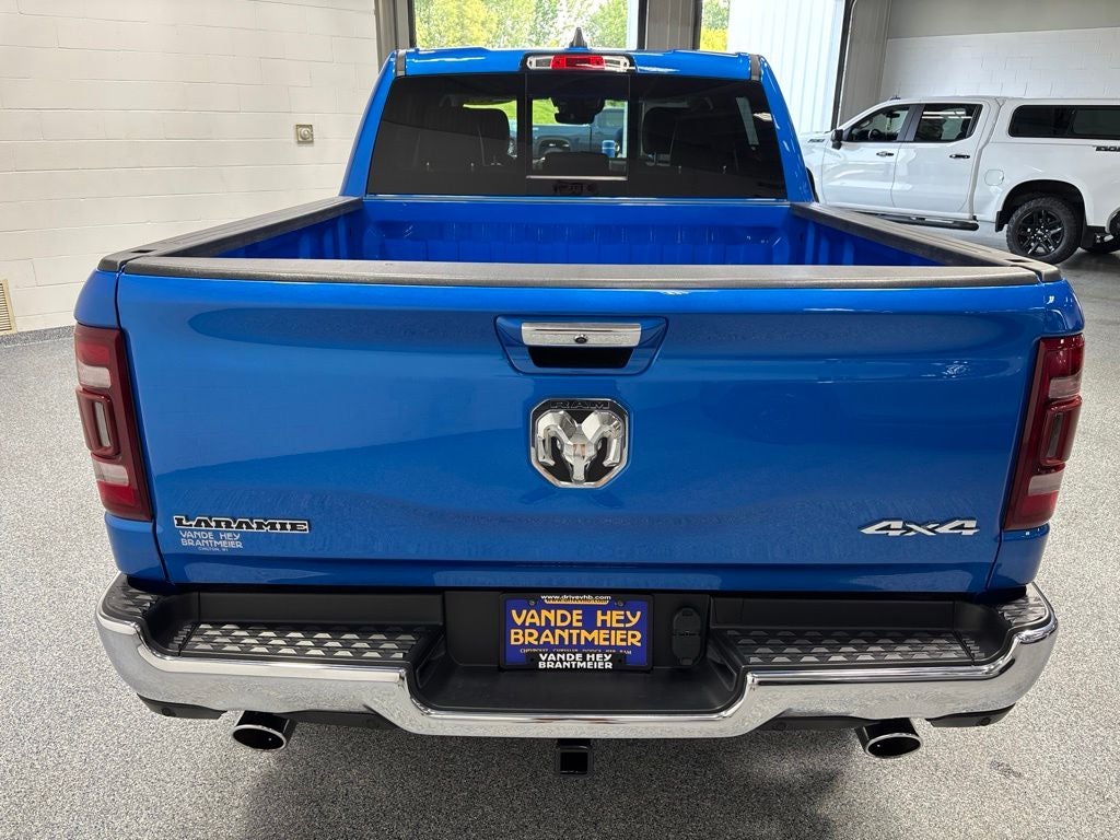 2022 RAM 1500 Laramie Crew Cab 4x4 5'7' Box