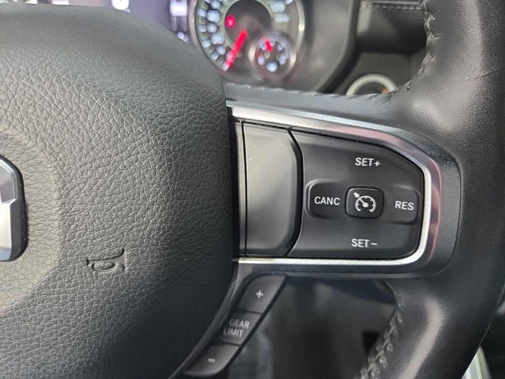 2021 RAM 1500 Laramie Crew Cab 4x4 5'7' Box