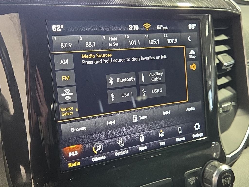 2021 RAM 1500 Laramie Crew Cab 4x4 5'7' Box