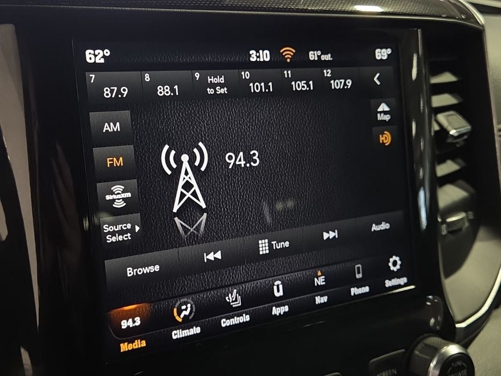 2021 RAM 1500 Laramie Crew Cab 4x4 5'7' Box