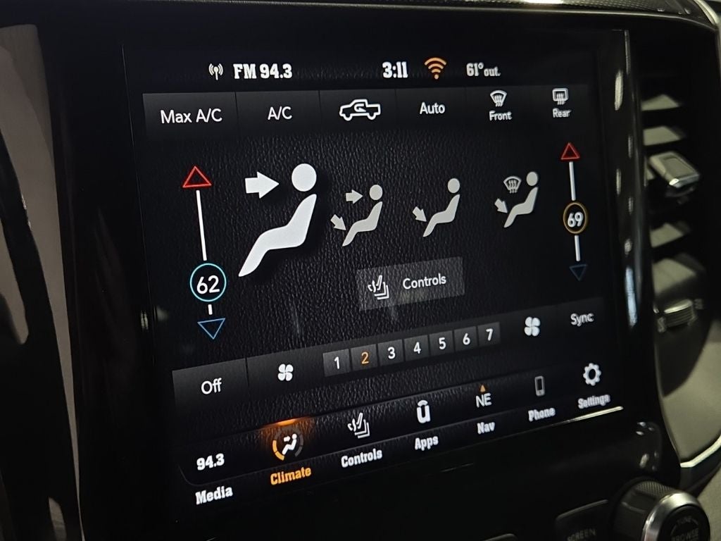 2021 RAM 1500 Laramie Crew Cab 4x4 5'7' Box