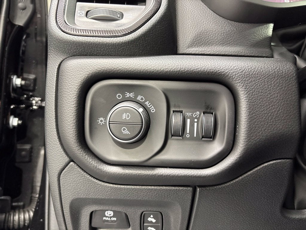 2027 RAM 1500 RAM 1500 REBEL CREW CAB 4X4 5'7' BOX