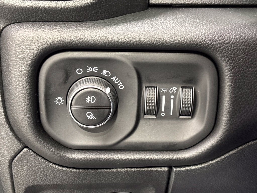 2027 RAM 1500 RAM 1500 REBEL CREW CAB 4X4 5'7' BOX