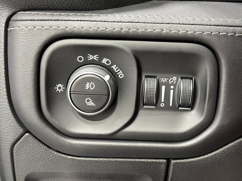 2026 RAM 1500 RAM 1500 RHO CREW CAB 4X4 5'7' BOX