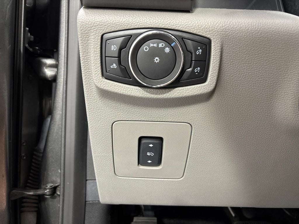 2016 Ford F-150 Base