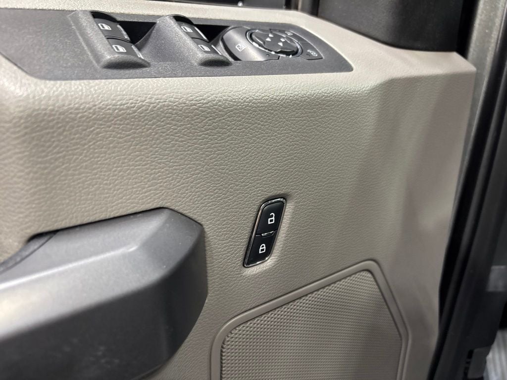 2016 Ford F-150 Base