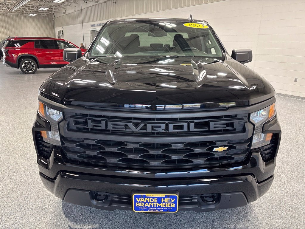 2024 Chevrolet Silverado 1500 4WD Crew Cab Short Bed Custom
