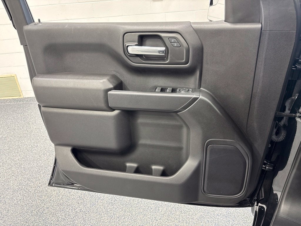 2024 Chevrolet Silverado 1500 4WD Crew Cab Short Bed Custom