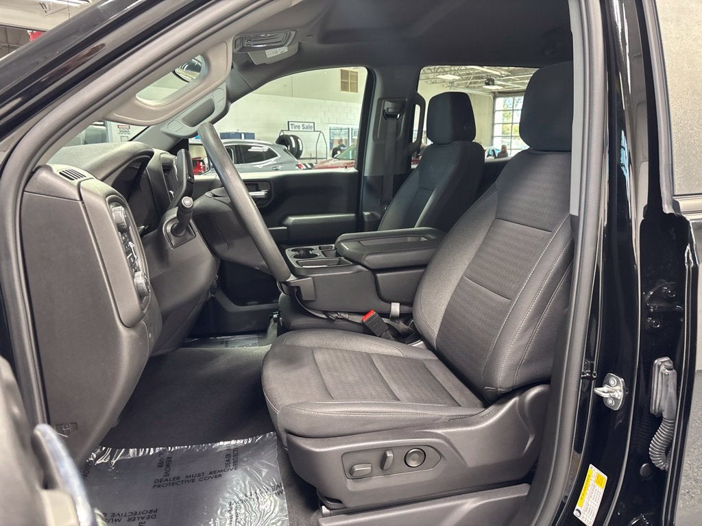 2024 Chevrolet Silverado 1500 4WD Crew Cab Short Bed Custom