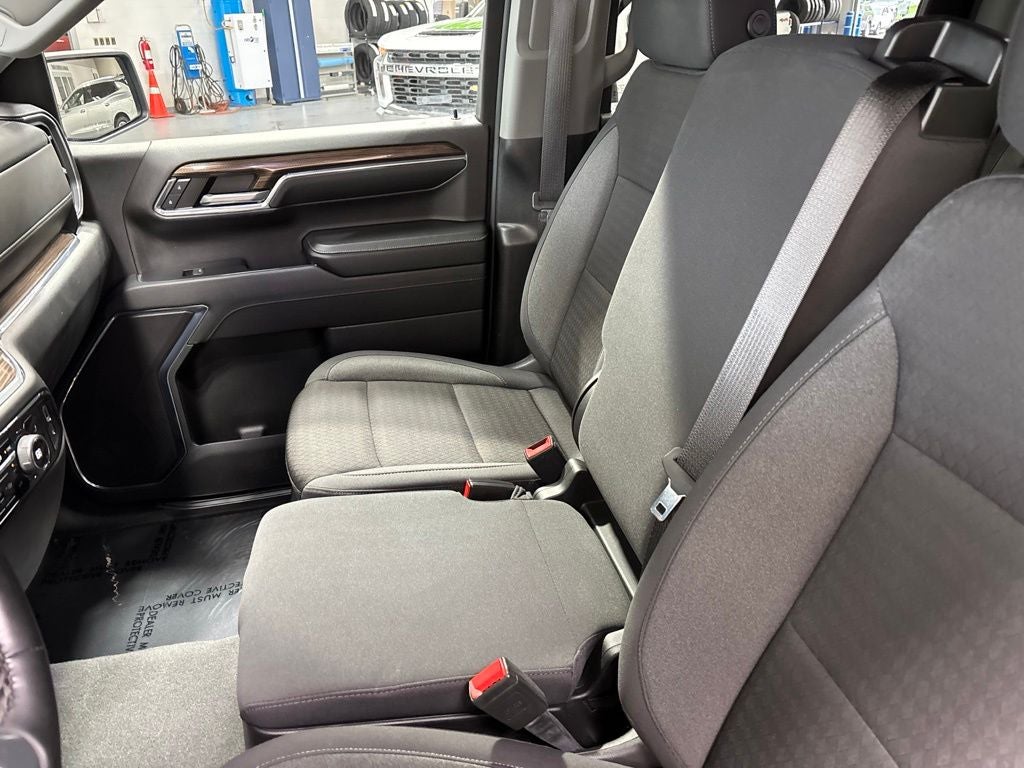 2024 Chevrolet Silverado 1500 4WD Crew Cab Short Bed LT with 2FL
