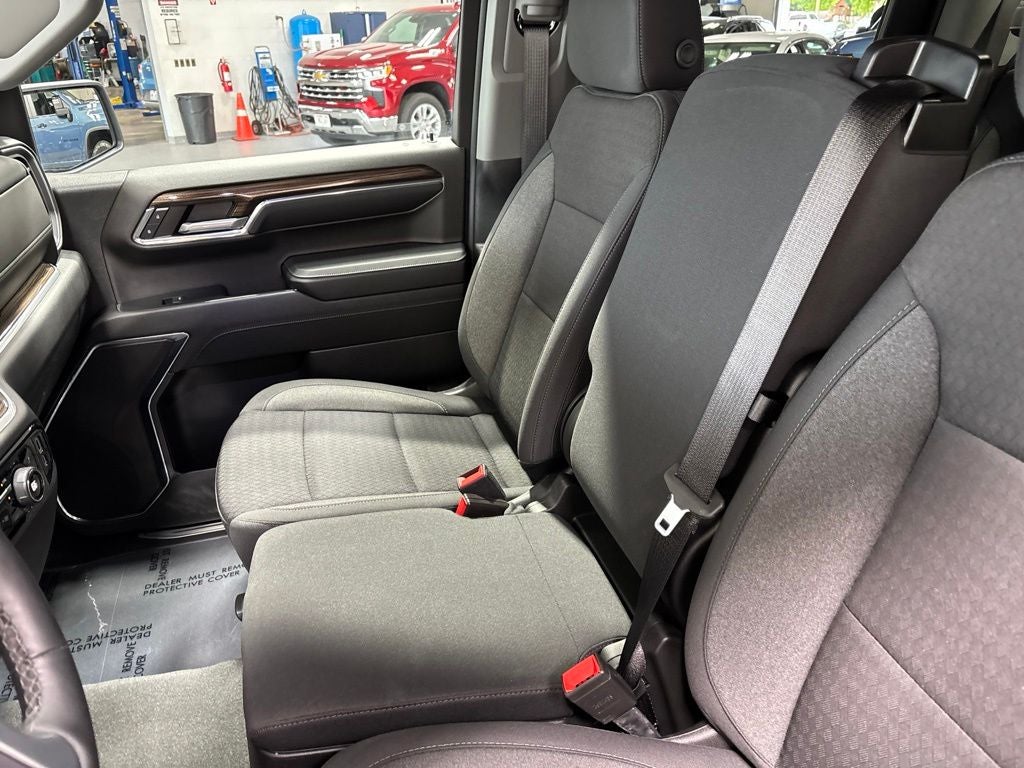 2024 Chevrolet Silverado 1500 4WD Crew Cab Short Bed LT with 2FL