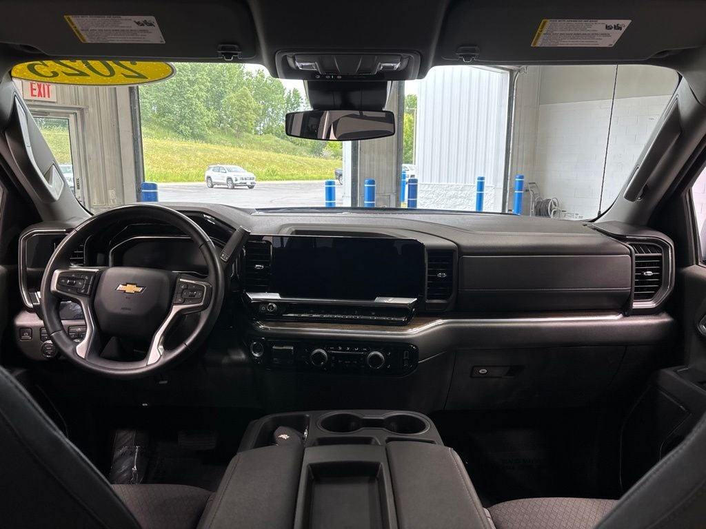 2025 Chevrolet Silverado 1500 4WD Crew Cab Short Bed LT with 2FL