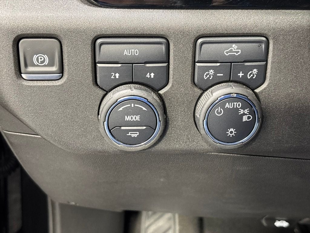 2025 Chevrolet Silverado 1500 4WD Crew Cab Short Bed LT with 2FL