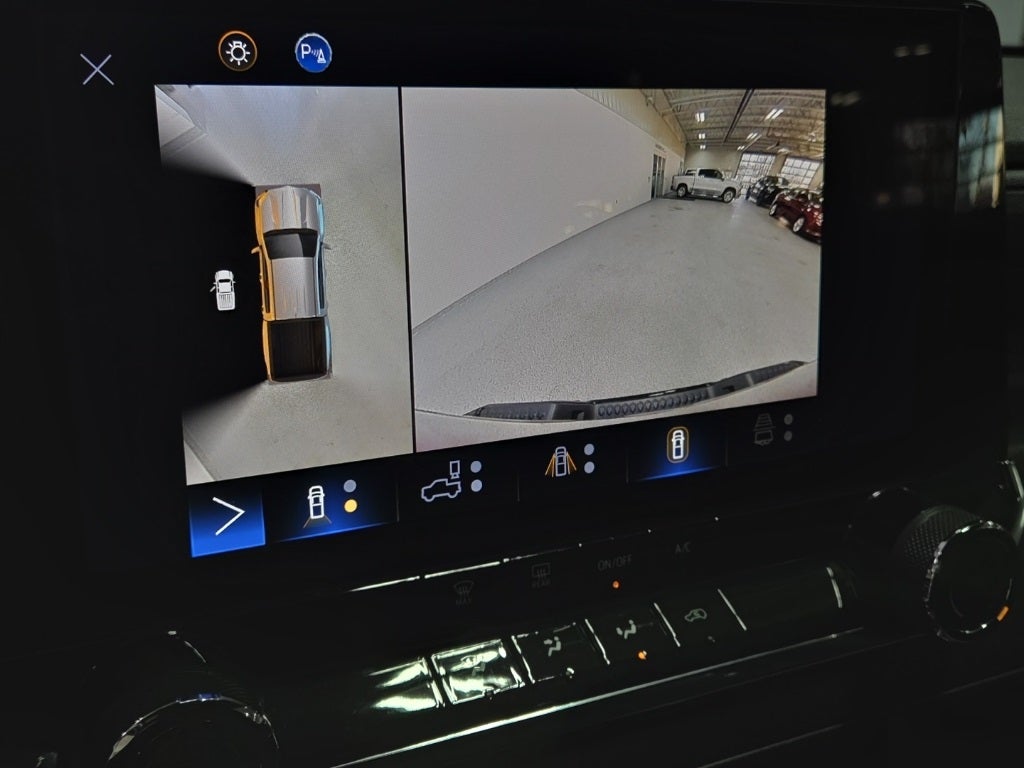 2023 Chevrolet Colorado 4WD Crew Cab Short Box Trail Boss