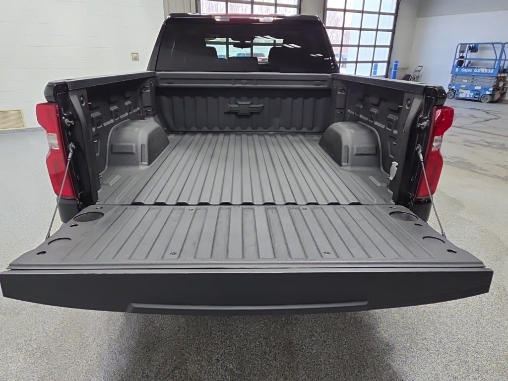 2022 Chevrolet Silverado 1500 LTD 4WD Crew Cab Short Bed Custom