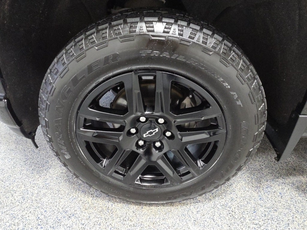 2022 Chevrolet Silverado 1500 LTD 4WD Crew Cab Short Bed Custom