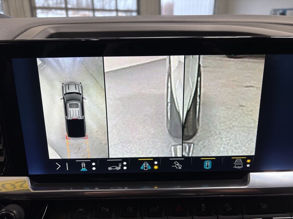 2022 Chevrolet Silverado 1500 4WD Crew Cab Short Bed LTZ