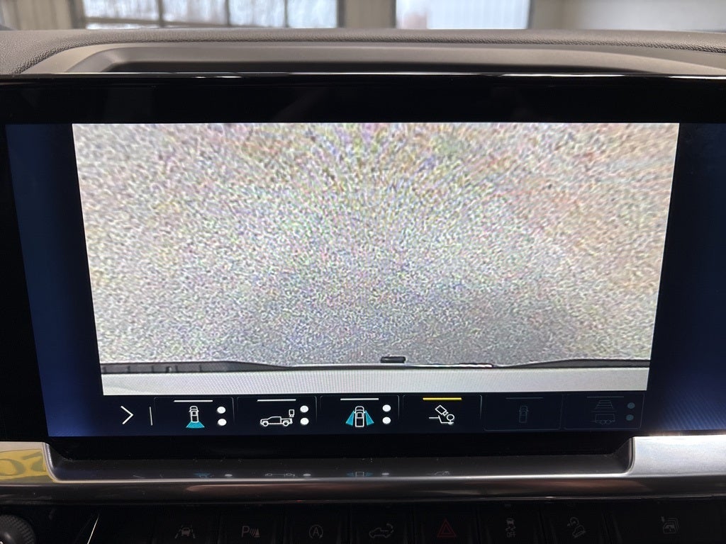 2022 Chevrolet Silverado 1500 4WD Crew Cab Short Bed LTZ