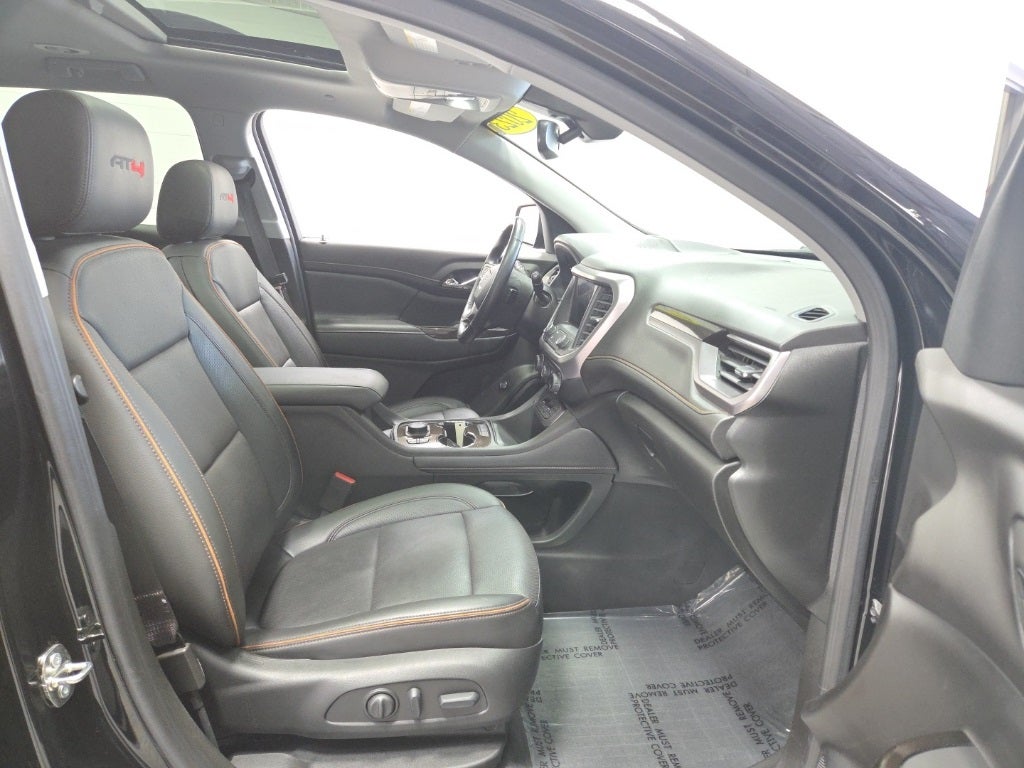 2023 GMC Acadia AWD AT4