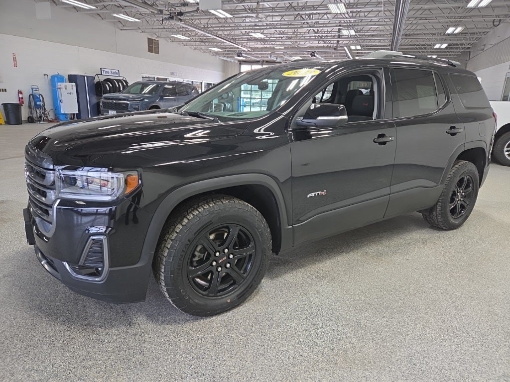 2023 GMC Acadia AWD AT4