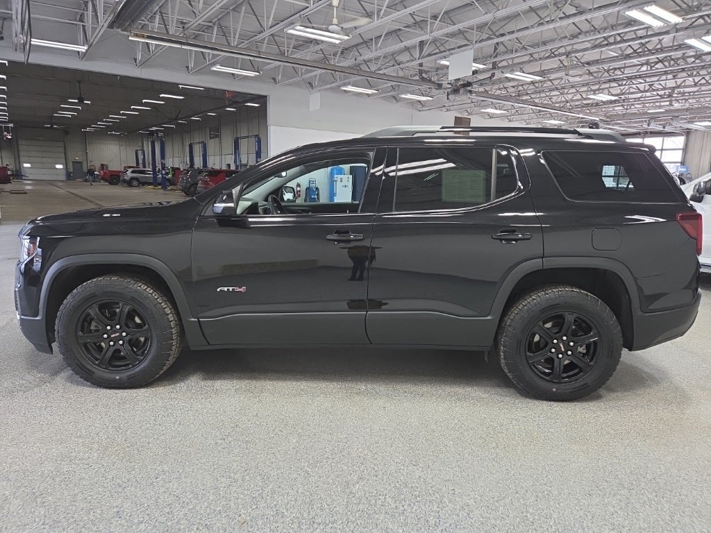 2023 GMC Acadia AWD AT4