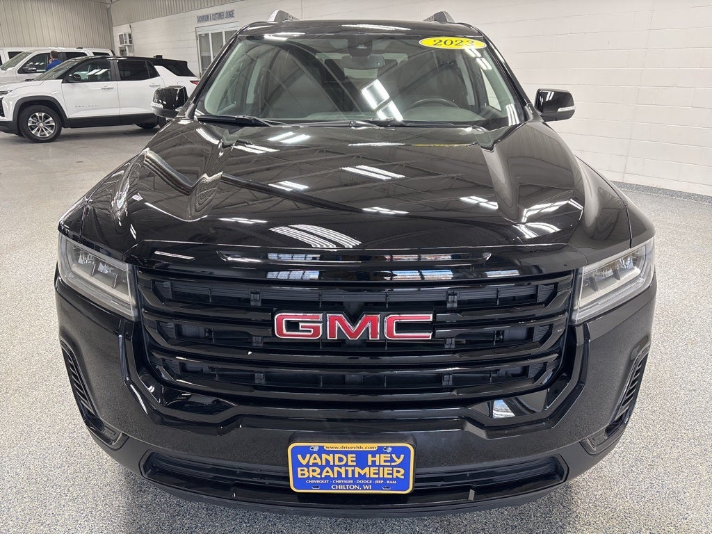 2023 GMC Acadia SLT