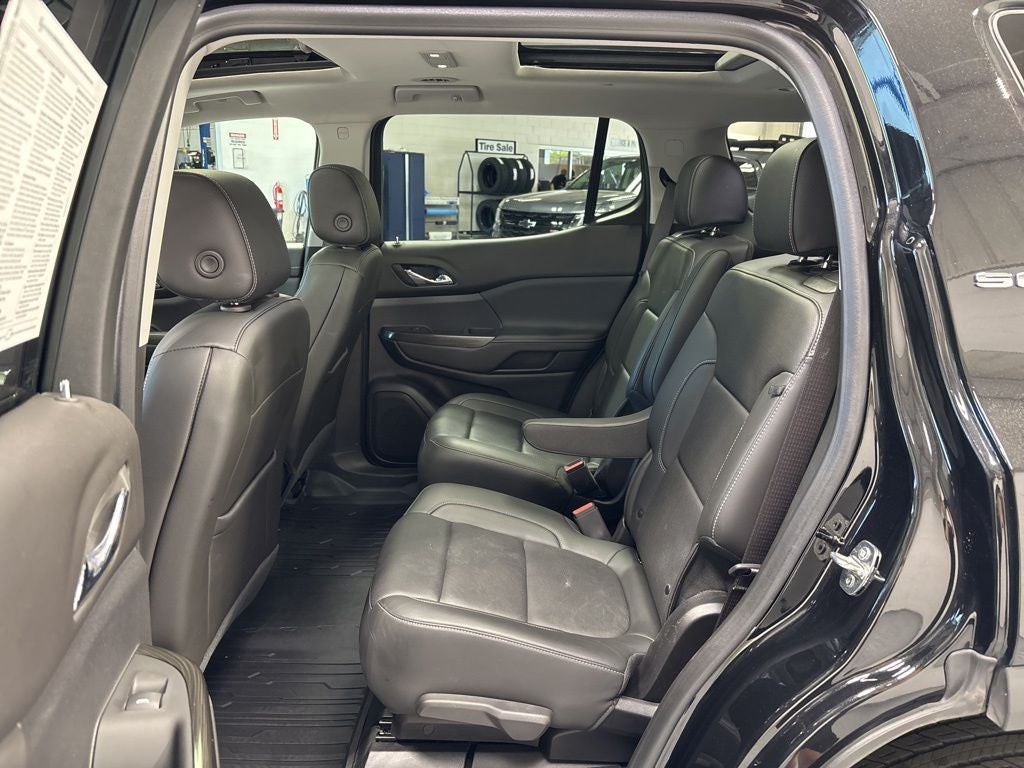 2023 GMC Acadia AWD SLT