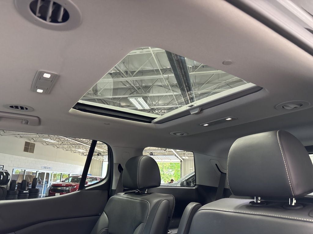 2023 GMC Acadia AWD SLT