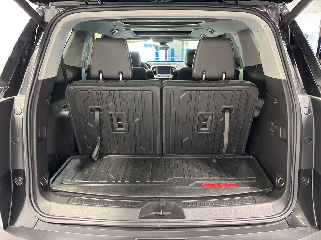 2023 GMC Acadia AWD SLT