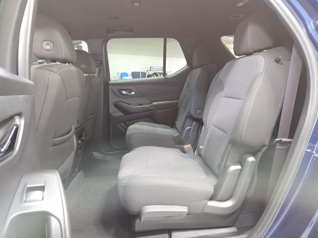 2023 Chevrolet Traverse AWD LT Cloth
