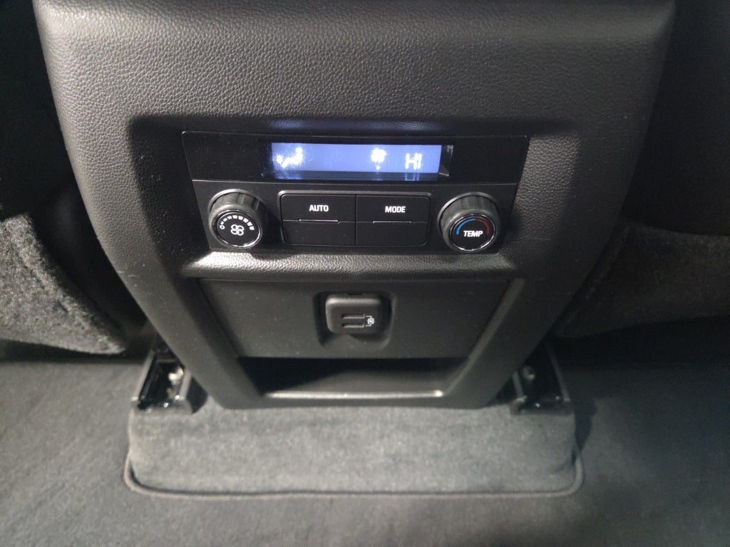 2023 Chevrolet Traverse AWD LT Cloth