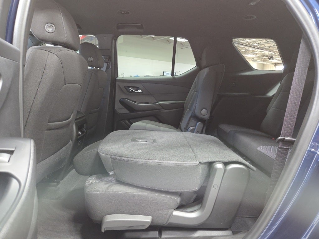 2023 Chevrolet Traverse AWD LT Cloth