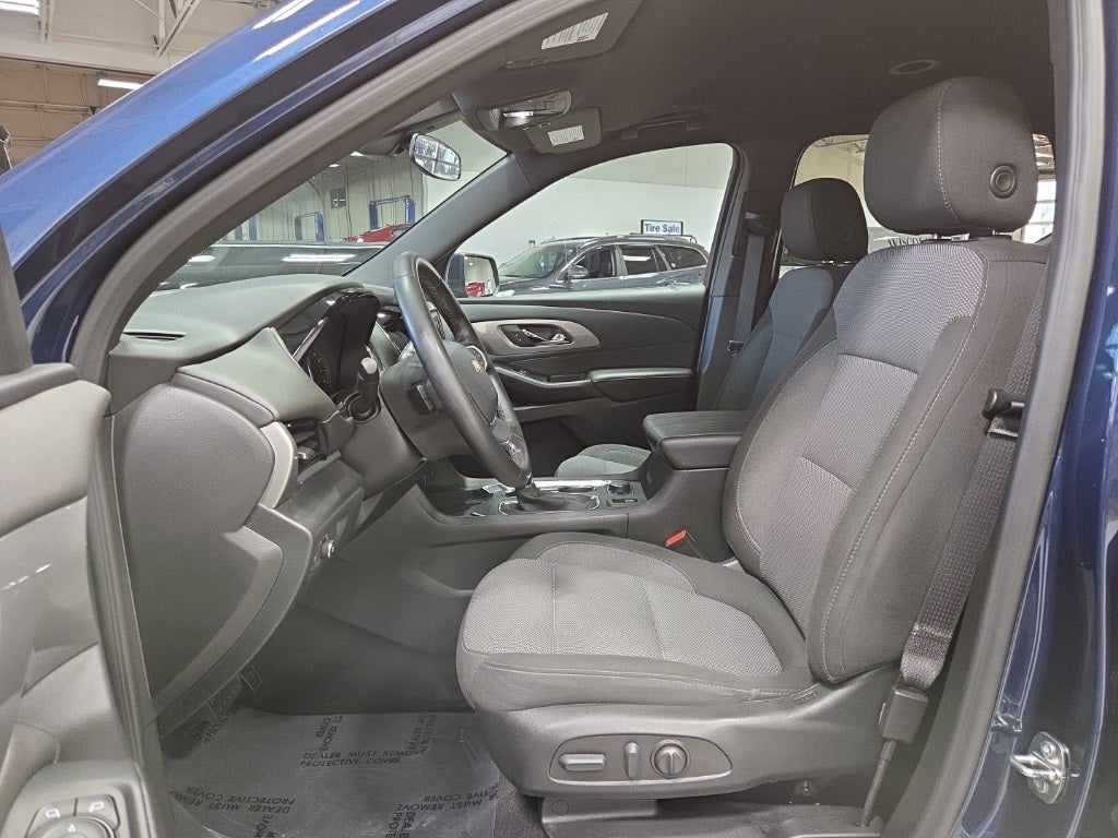 2023 Chevrolet Traverse AWD LT Cloth