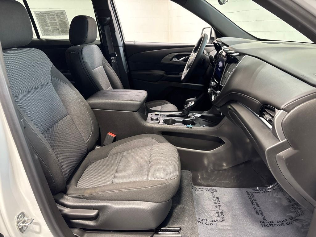 2023 Chevrolet Traverse AWD LT Cloth