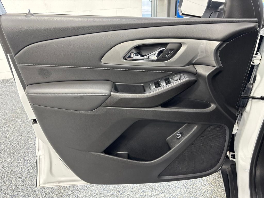 2023 Chevrolet Traverse AWD LT Cloth