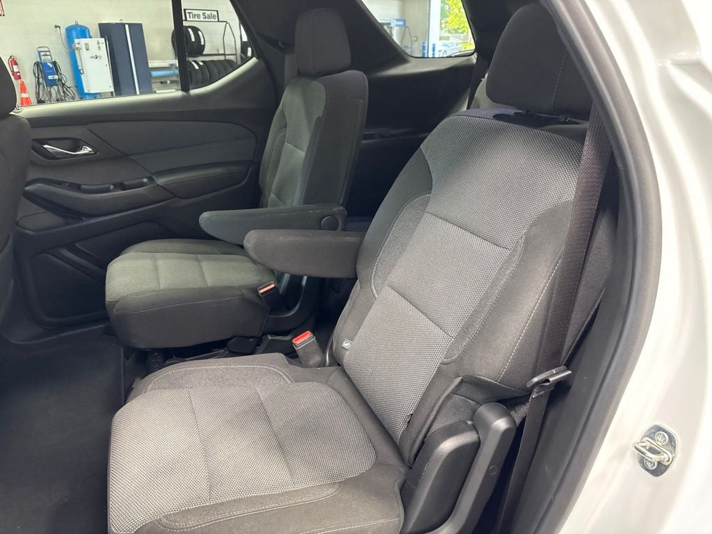 2023 Chevrolet Traverse AWD LT Cloth