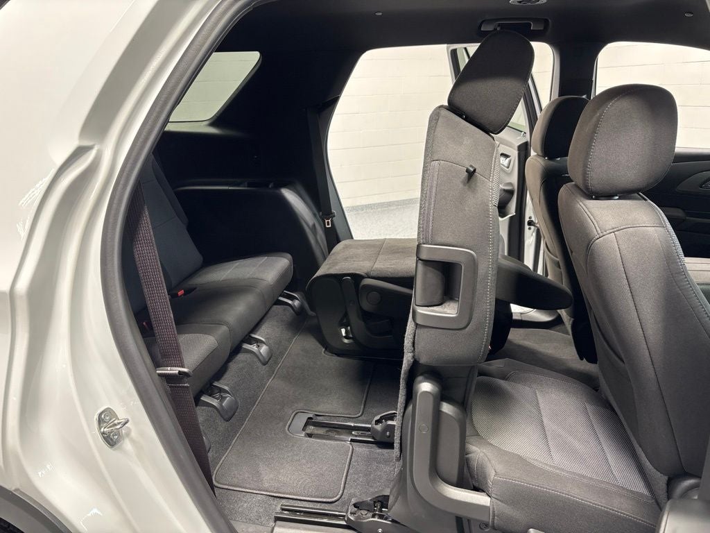 2023 Chevrolet Traverse AWD LT Cloth